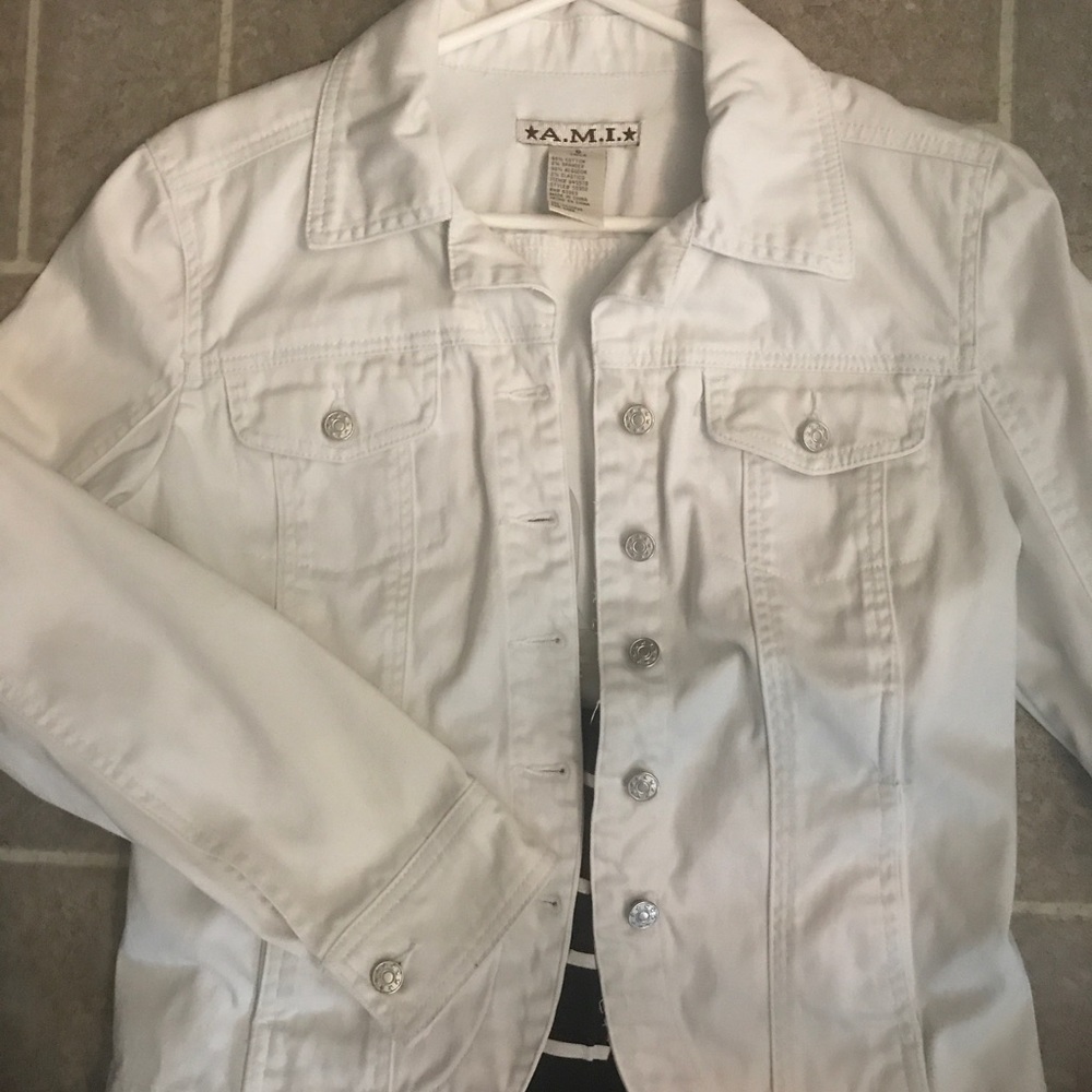 ⭐️ A.M.I. ⭐️ JEAN BUTTON UP JACKET (1064)